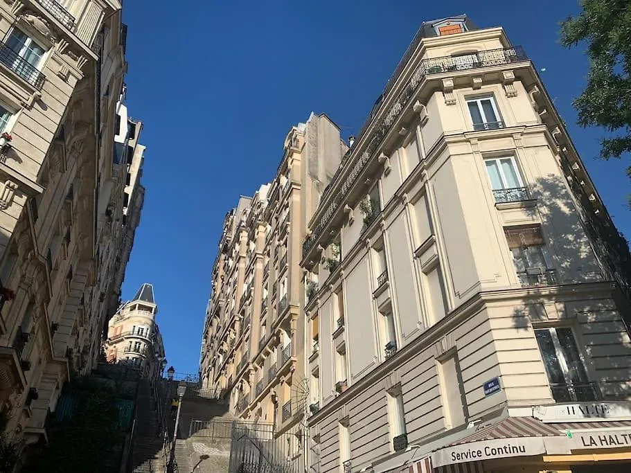 Apartment Appartement Haussmanien Au Coeur Du Village Montmartre ! Paris