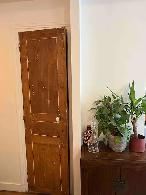 Appartement Haussmanien Au Coeur Du Village Montmartre ! Paris France