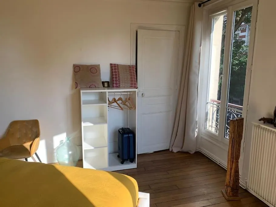 Appartement Haussmanien Au Coeur Du Village Montmartre ! Paris