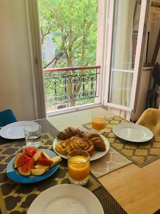 Appartement Haussmanien Au Coeur Du Village Montmartre ! Paris 0*,