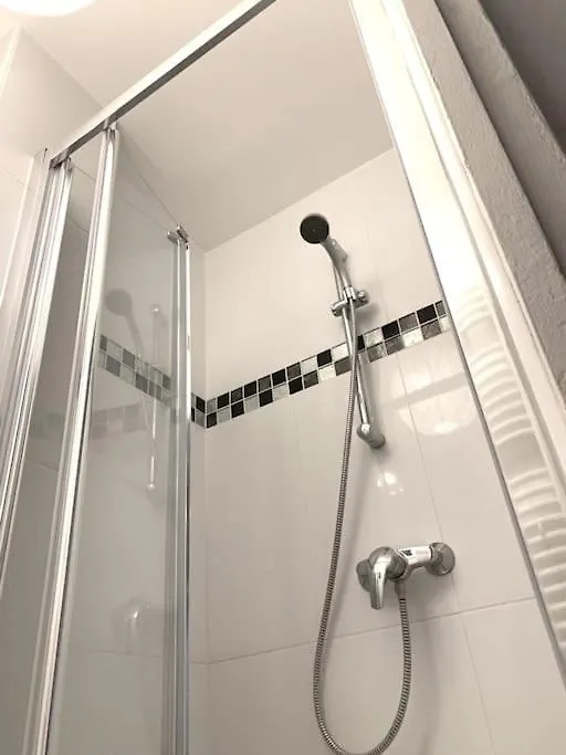 Appartement Haussmanien Au Coeur Du Village Montmartre ! Parigi