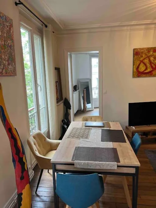 Appartamento Appartement Haussmanien Au Coeur Du Village Montmartre ! Parigi